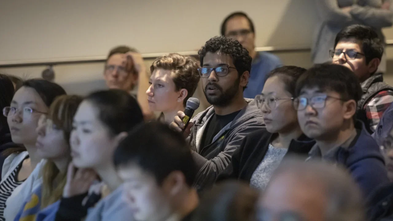 A lecture hall discussion in the biomedical sciences at UCLA