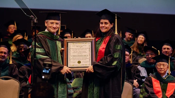 Jessica B. O'Connell, MD, accepts the 2026 Dr. Wilbur Schwartz Prize.