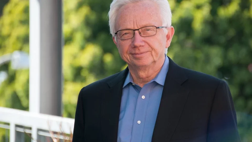 Headshot of Dr. Richard Jackson 