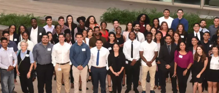 A group of pre med SHPEP, PREP and RAP alumni in the Geffen Hall courtyard at UCLA
