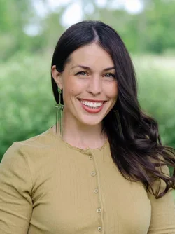 Stephanie Kiesow-Edoh headshot