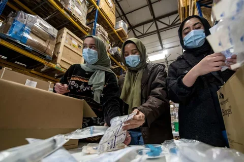Volunteers at UCLA Health’s UCDC Warehouse sorted donations for those impacted by the recent earthquake in Turkey.