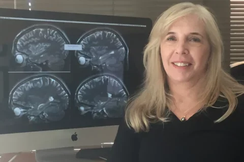 What is a neuropsychologist