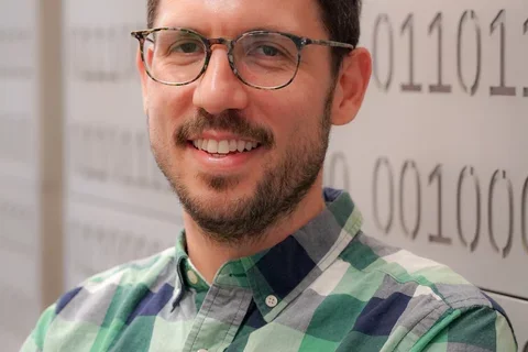 Dr. Oren Avram