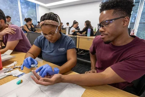 Triniti Gistand was among the new UCLA medical students who learned about vital signs, cardiac arrest and emergency medical services from the UCLA Center for Prehospital Care.