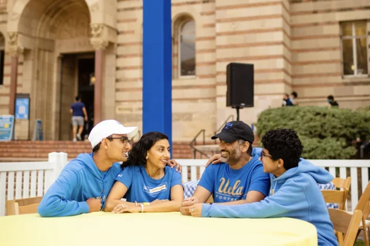 Jay and Madhu Agarwal and Family