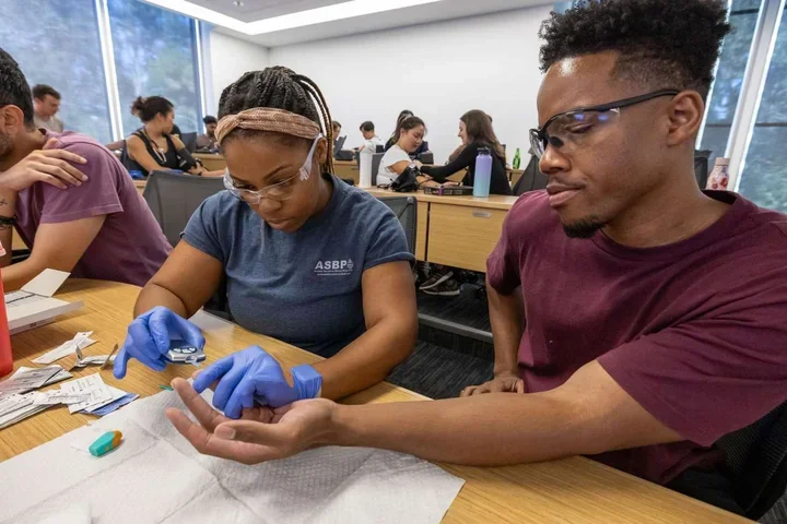Triniti Gistand was among the new UCLA medical students who learned about vital signs, cardiac arrest and emergency medical services from the UCLA Center for Prehospital Care.