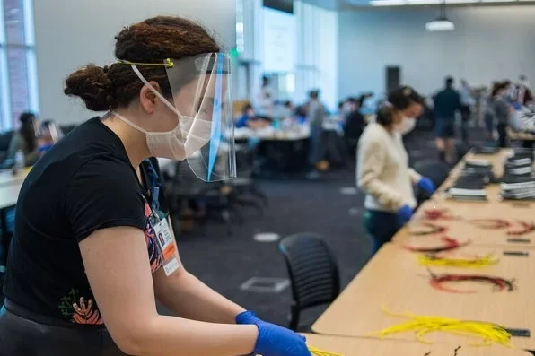 medical-school-students-form-the-LA-COVID-Volunteers