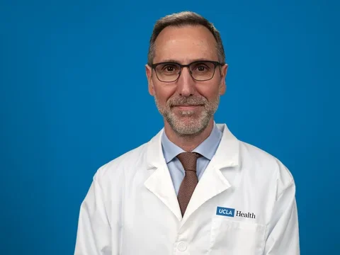 Antoni Ribas headshot