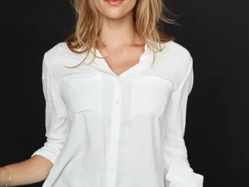 Daisy Robinton headshot