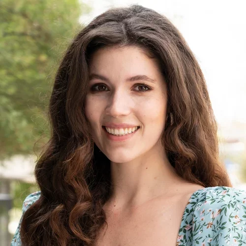 Head shot of Madeline Currey