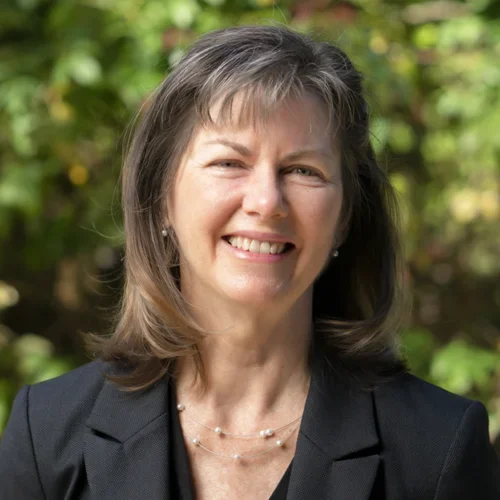 headshot of Linda Demer