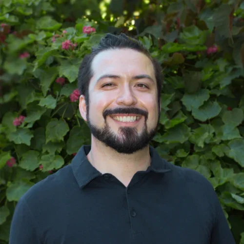 Omar Canales Headshot