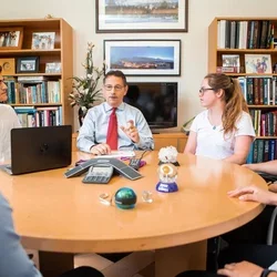 Dr. Donald Kohn meeting with students | Photo by Ann Johansson