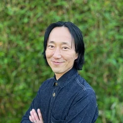 head shot of Sung-Jae Lee