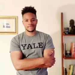 Medical student Laz Curry wearing a t-shirt from his undergraduate alma mater, Yale. 