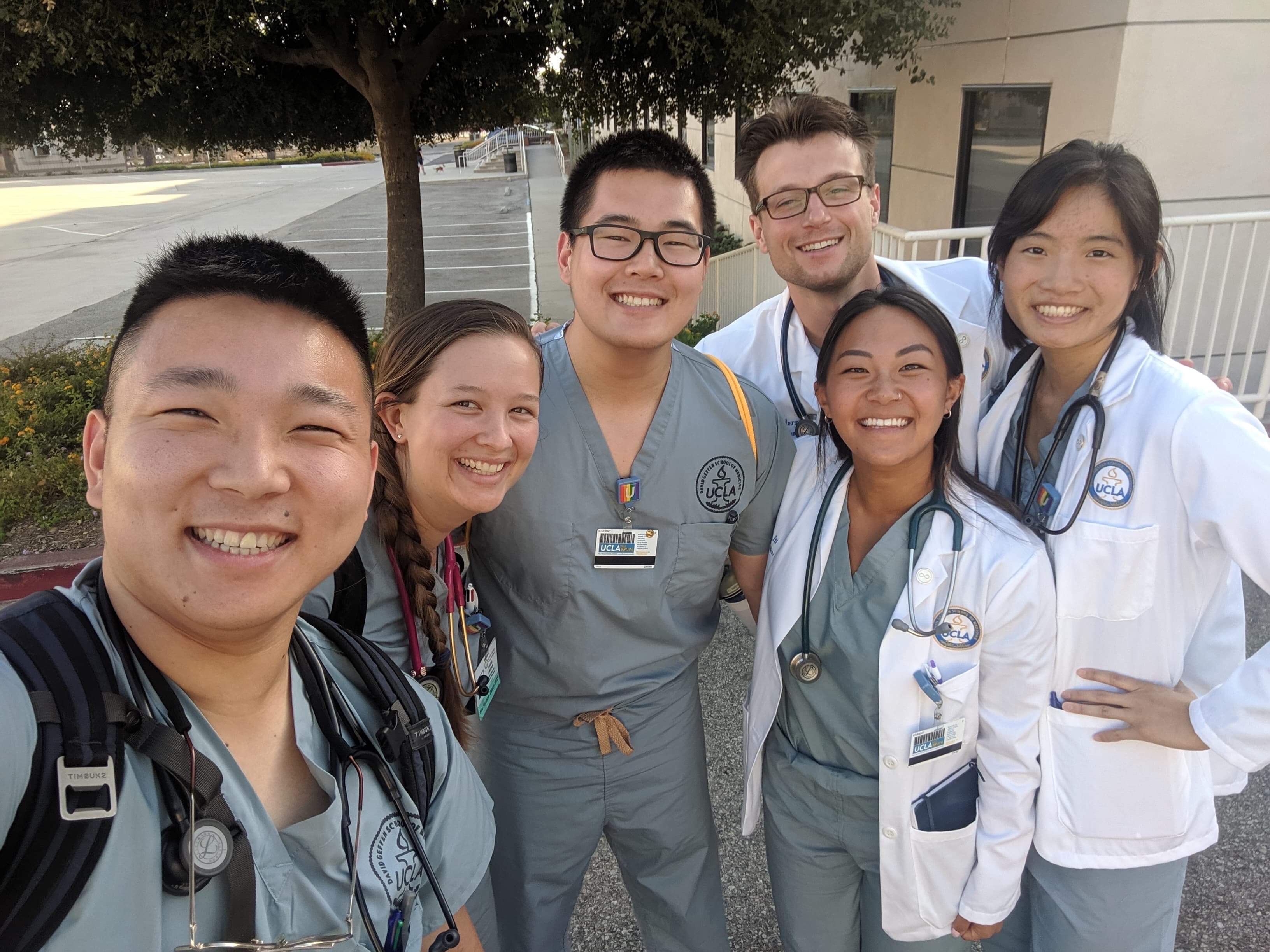 DGSOM medical students posing for group selfie