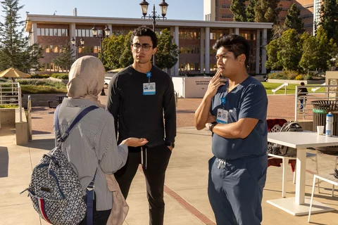 Med student advising premed