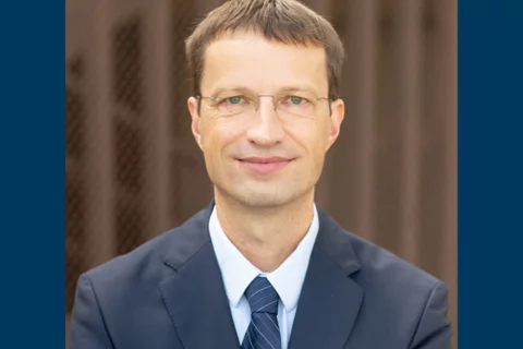 Headshot of Dr. Bernd Schnabl