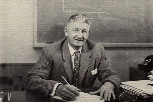 1947-medical-school-first-dean-stafford-warren