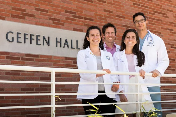 2012-medical-school-scholars-next-to-geffen-hall