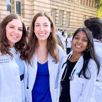 Medical student Sara Sakowitz and her friends