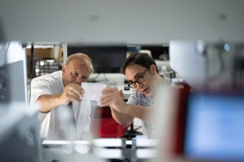 Dr. Slamon in the lab at UCLA Health